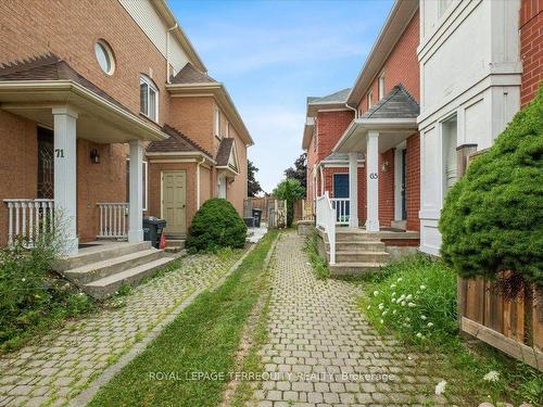 69 Shady Pine Circ, Brampton, ON - Outdoor With Facade