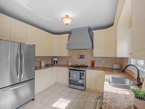 26 Regis Circ, Brampton, ON - Indoor Photo Showing Kitchen With Double Sink