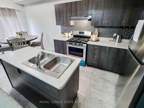 52-520 Grey St, Brantford, ON - Indoor Photo Showing Kitchen With Double Sink With Upgraded Kitchen