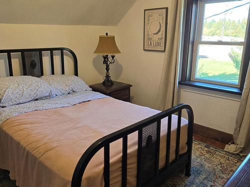 515163 2Nd Line, Amaranth, ON - Indoor Photo Showing Bedroom