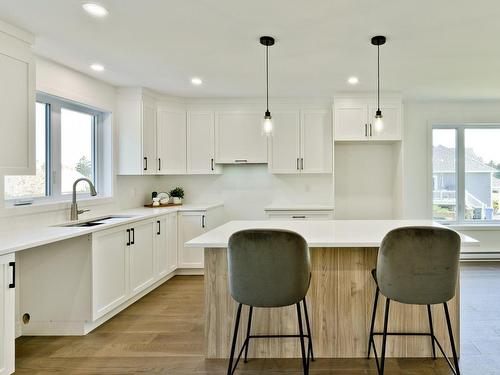 Kitchen - 727 Rue Des Saules, Coaticook, QC - Indoor Photo Showing Kitchen With Upgraded Kitchen