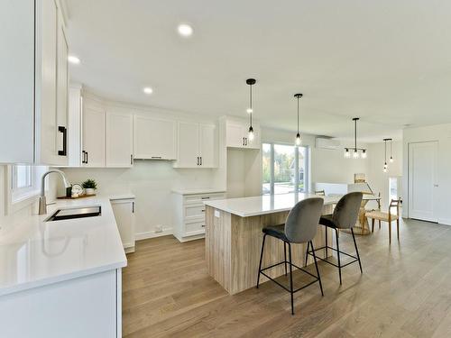 Kitchen - 727 Rue Des Saules, Coaticook, QC - Indoor Photo Showing Kitchen With Upgraded Kitchen