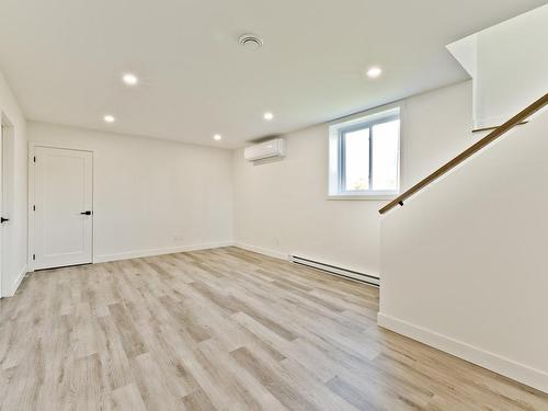 Family room - 727 Rue Des Saules, Coaticook, QC - Indoor Photo Showing Other Room