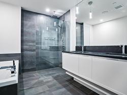 Ensuite bathroom - 