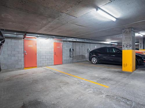 Grange - 303-1025 Rue De La Commune E., Montréal (Ville-Marie), QC - Indoor Photo Showing Garage