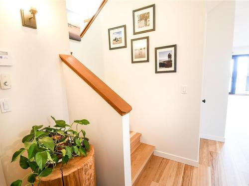 207-554 Marine Dr, Ucluelet, BC - Indoor Photo Showing Other Room