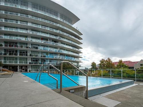 304-68 Songhees Rd, Victoria, BC - Outdoor With In Ground Pool