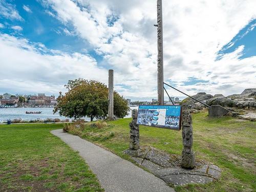 304-68 Songhees Rd, Victoria, BC - Outdoor With View