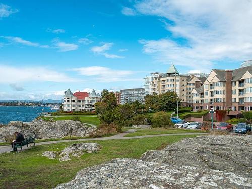 304-68 Songhees Rd, Victoria, BC - Outdoor With View