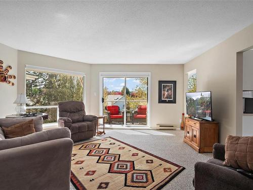 4157-2600 Ferguson Rd, Central Saanich, BC - Indoor Photo Showing Living Room