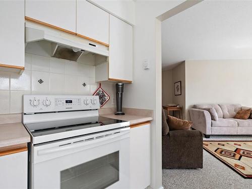 4157-2600 Ferguson Rd, Central Saanich, BC - Indoor Photo Showing Kitchen