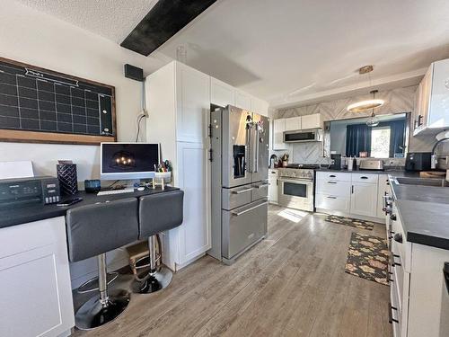 124 Seventh Street, Nipigon, ON - Indoor Photo Showing Kitchen