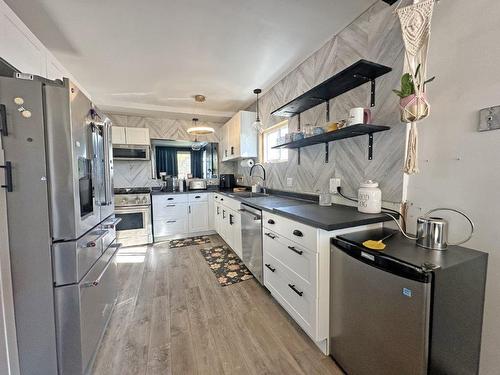 124 Seventh Street, Nipigon, ON - Indoor Photo Showing Kitchen