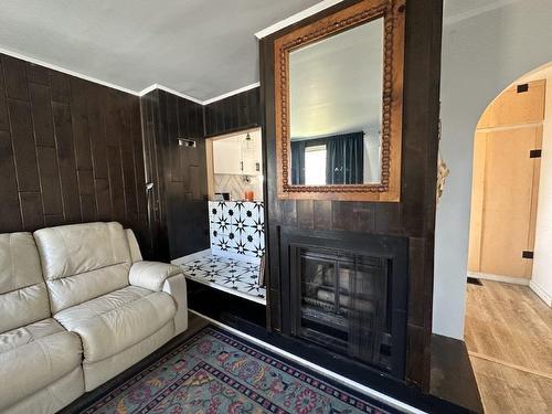 124 Seventh Street, Nipigon, ON - Indoor With Fireplace