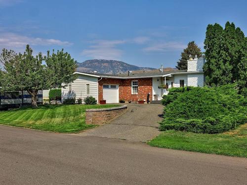 2370 Greenfield Ave, Kamloops, BC - Outdoor