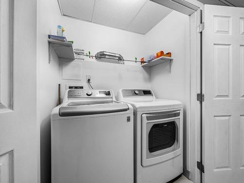 2370 Greenfield Ave, Kamloops, BC - Indoor Photo Showing Laundry Room