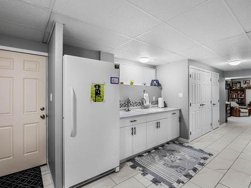 2370 Greenfield Ave, Kamloops, BC - Indoor Photo Showing Other Room