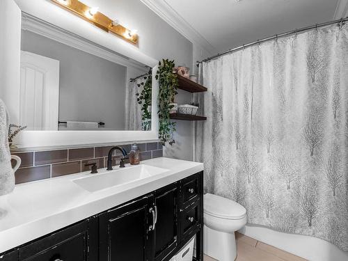 36-1469 Springhill Drive, Kamloops, BC - Indoor Photo Showing Bathroom