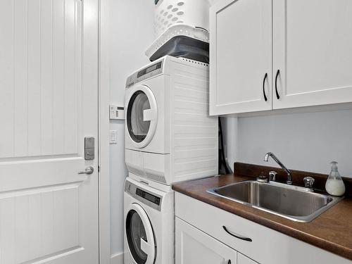 1831 Primrose Cres, Kamloops, BC - Indoor Photo Showing Laundry Room