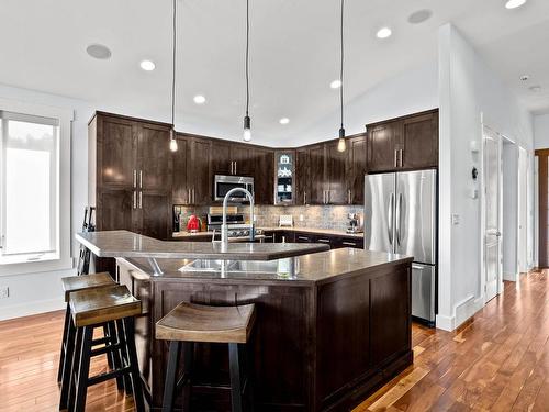 1831 Primrose Cres, Kamloops, BC - Indoor Photo Showing Kitchen With Stainless Steel Kitchen With Double Sink With Upgraded Kitchen