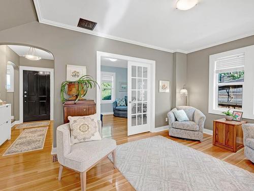 823 Columbia Street, Kamloops, BC - Indoor Photo Showing Living Room