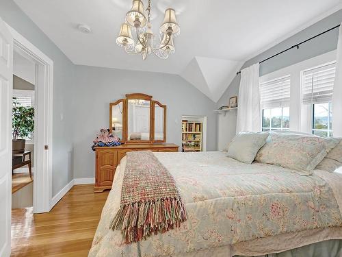 823 Columbia Street, Kamloops, BC - Indoor Photo Showing Bedroom