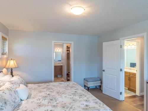 1213 Vista Heights Drive, Ashcroft, BC - Indoor Photo Showing Bedroom