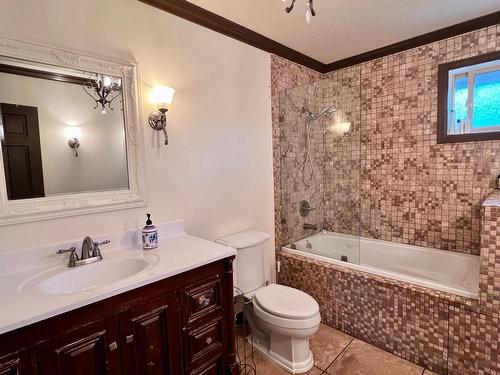 1973 Tranquille Rd, Kamloops, BC - Indoor Photo Showing Bathroom