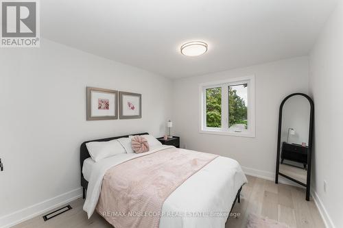 1143 Stephenson Drive, Burlington, ON - Indoor Photo Showing Bedroom