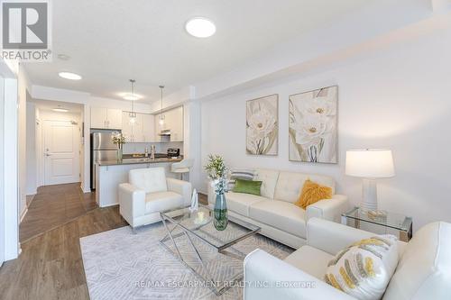 331 - 5317 Upper Middle Road, Burlington, ON - Indoor Photo Showing Living Room