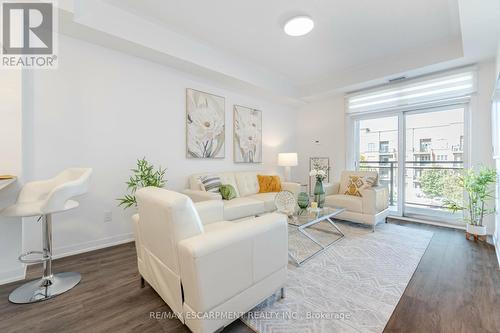 331 - 5317 Upper Middle Road, Burlington, ON - Indoor Photo Showing Living Room