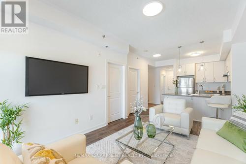 331 - 5317 Upper Middle Road, Burlington, ON - Indoor Photo Showing Living Room