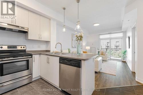 331 - 5317 Upper Middle Road, Burlington, ON - Indoor Photo Showing Kitchen With Double Sink With Upgraded Kitchen