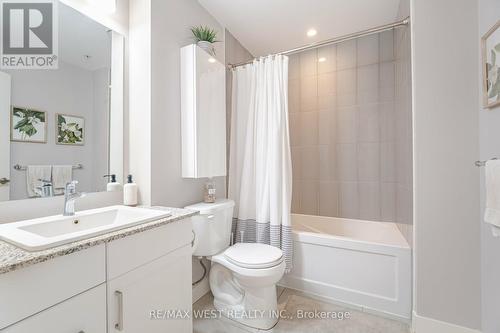 607 - 1 Victoria Street S, Kitchener, ON - Indoor Photo Showing Bathroom