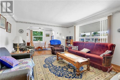 23 David Drive, Ottawa, ON - Indoor Photo Showing Living Room