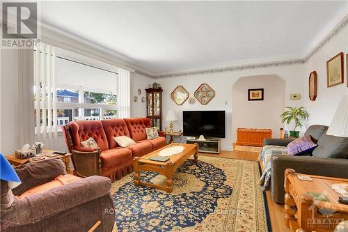 23 David Drive, Ottawa, ON - Indoor Photo Showing Living Room