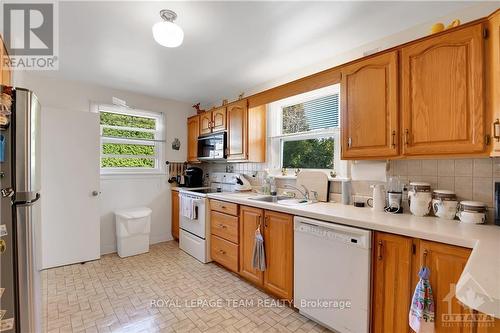 23 David Drive, Ottawa, ON - Indoor Photo Showing Kitchen