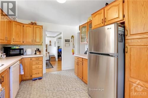 23 David Drive, Ottawa, ON - Indoor Photo Showing Kitchen