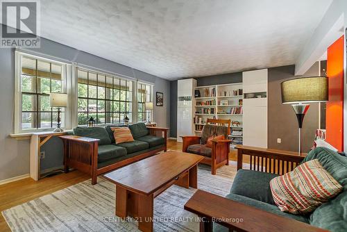 149 Roper Drive, Peterborough (Monaghan), ON - Indoor Photo Showing Living Room