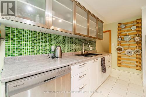 149 Roper Drive, Peterborough (Monaghan), ON - Indoor Photo Showing Kitchen