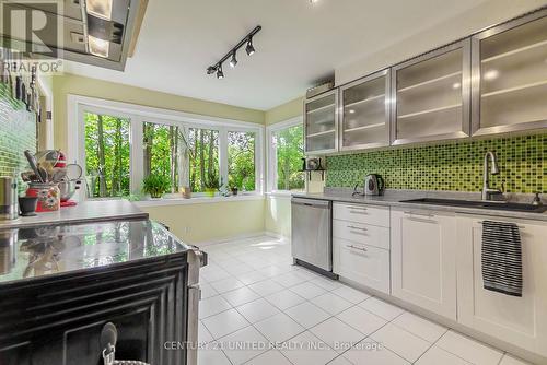 149 Roper Drive, Peterborough (Monaghan), ON - Indoor Photo Showing Kitchen