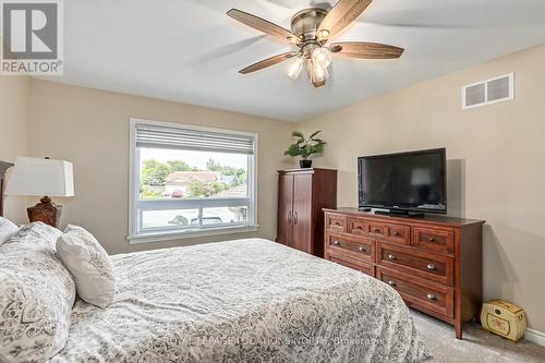 18 Shannon Court, Collingwood, ON - Indoor Photo Showing Bedroom