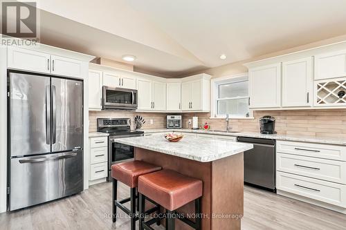 18 Shannon Court, Collingwood, ON - Indoor Photo Showing Kitchen With Stainless Steel Kitchen