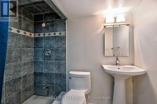 3496 Covent Crescent, Mississauga, ON - Indoor Photo Showing Bathroom