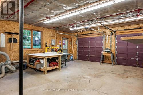 12282 Eighth Line, Halton Hills, ON - Indoor Photo Showing Garage