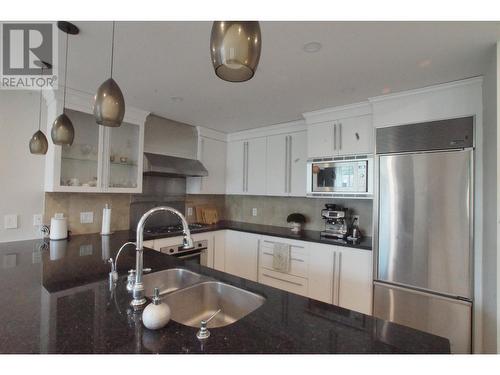 503 1280 Richards Street, Vancouver, BC - Indoor Photo Showing Kitchen With Double Sink With Upgraded Kitchen