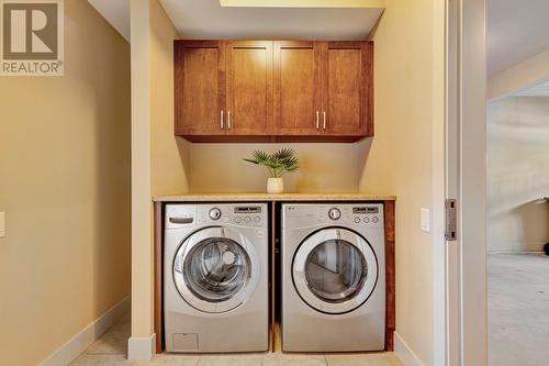 971 Monashee Place Unit# 15, Kelowna, BC - Indoor Photo Showing Laundry Room