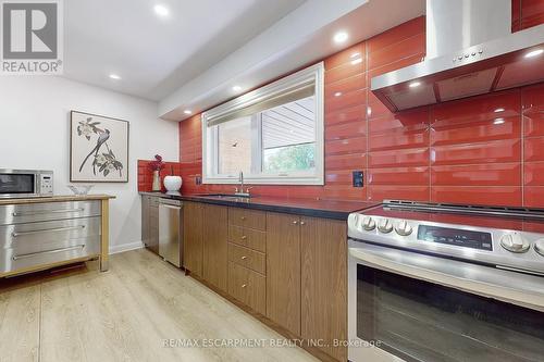 697 George Street, Burlington, ON - Indoor Photo Showing Kitchen