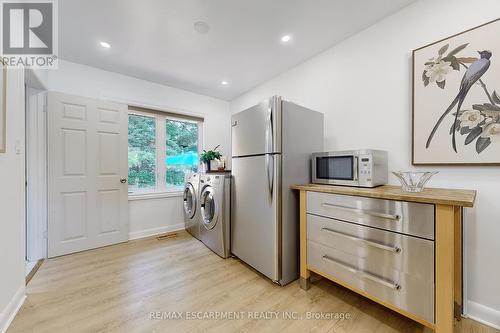 697 George Street, Burlington, ON - Indoor Photo Showing Laundry Room