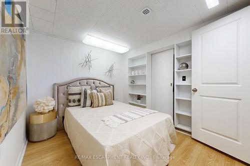 697 George Street, Burlington, ON - Indoor Photo Showing Bedroom